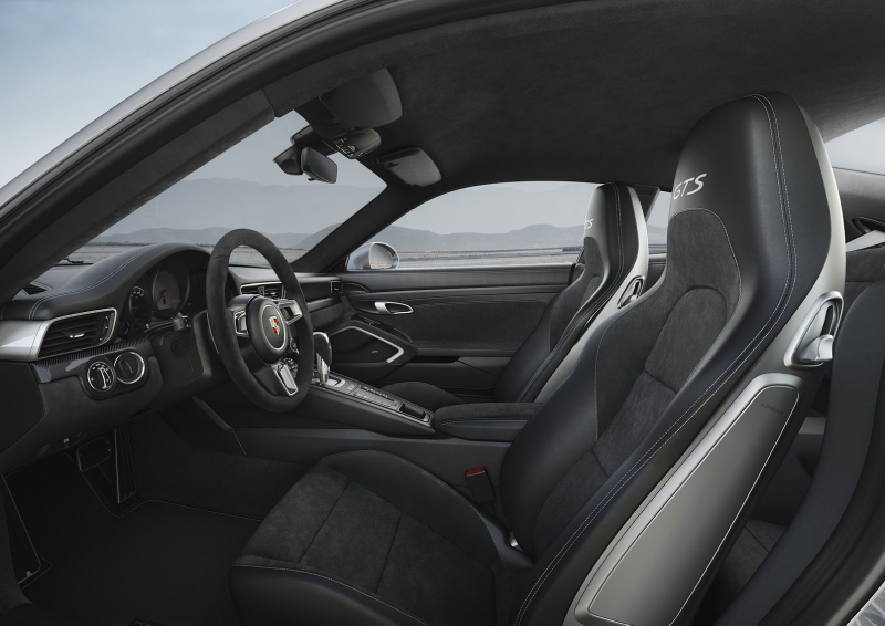Illustration for article titled The Porsche 911 Carrera GTS Gets A 450-Horsepower Turbo Engine